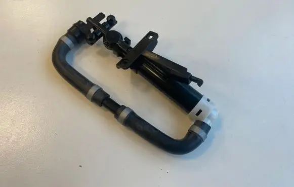 Lexus GS 300 350 430 450H Headlight washer spray nozzle 8520830030 8520830031 78207