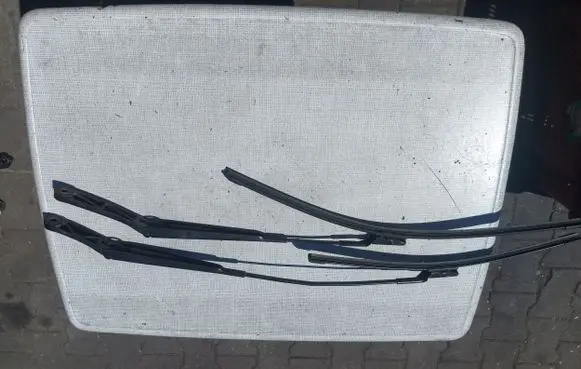 Volkswagen Golf VII Front wiper blade arm 5G1955409B