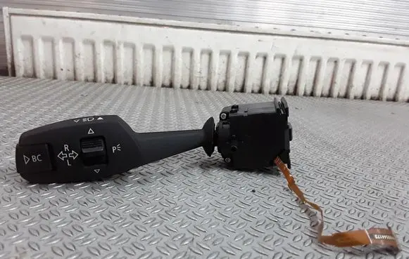BMW 3 E90 E91 Indicator stalk 01108170