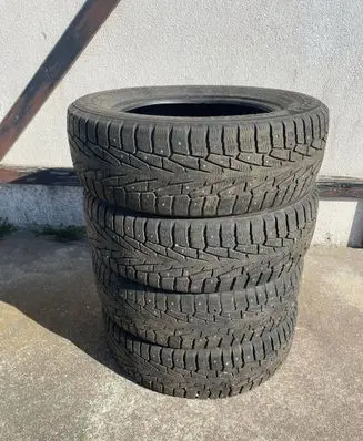Dodge Journey R17 winter/snow tires with studs 22565R17 MSTYRESWITHSTUDS HAKKAPELLIITA