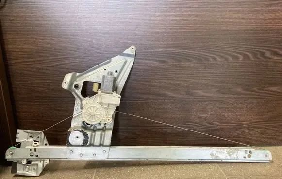 Mercedes-Benz Sprinter W906 Front door window regulator with motor 9067200046 0068205442