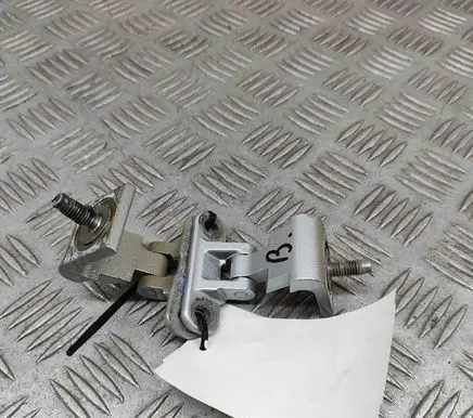 Skoda Enyaq iV Tailgate/trunk/boot hinge 5G6827301A