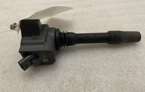 BMW 2 F46 High voltage ignition coil 8647463