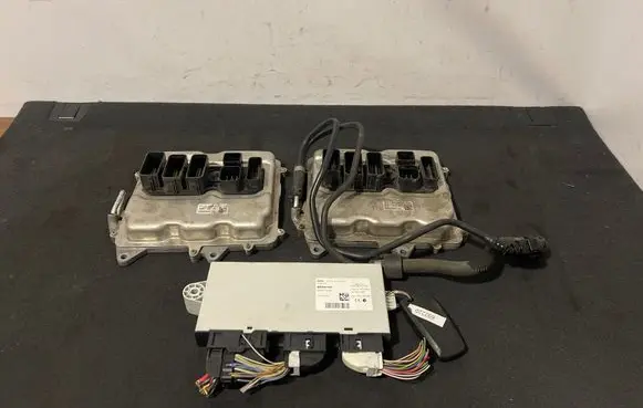 BMW 5 F10 F11 Engine ECU kit and lock set 8617520 9318365