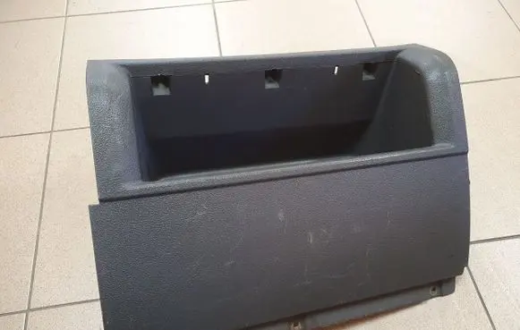 Glove box