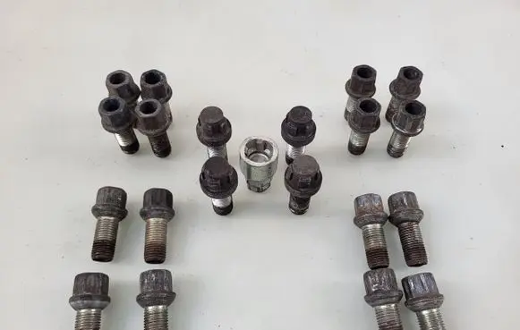 Audi A4 S4 B8 8K Nuts/bolts 