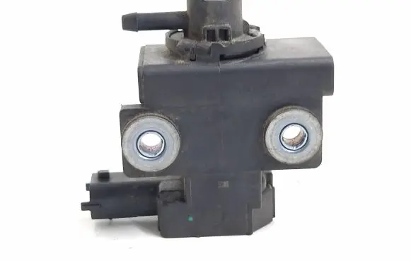 Opel Astra K Turbo solenoid valve 55599948 12475311