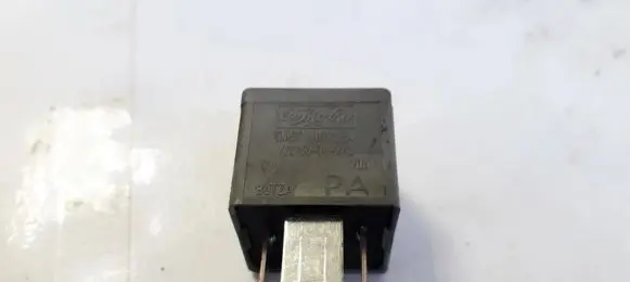 Ford Mondeo Mk III Other relay 5M5T14B192EA 054831B