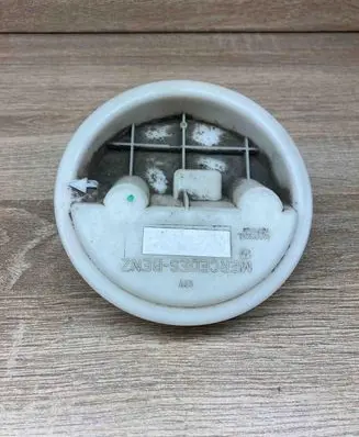 Mercedes-Benz E W211 Fuel tank cap trim 