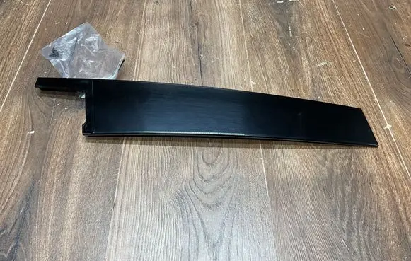Mercedes-Benz E W213 Front door glass trim molding A2136900187 W2136900187