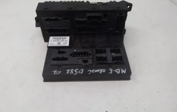 Mercedes-Benz E W211 Fuse module A21154561001