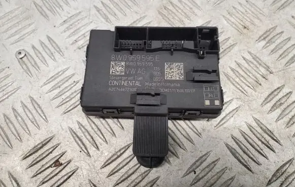 Audi A4 S4 B9 Door control unit/module 8W0959595E
