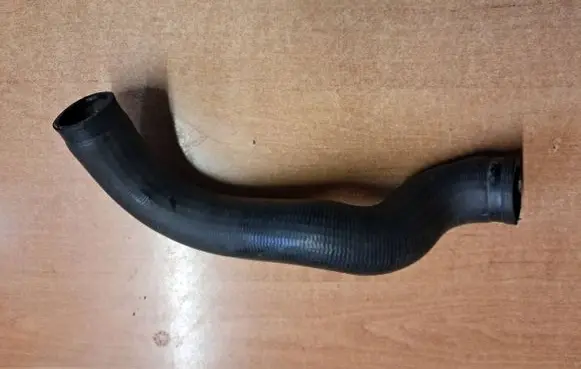 Mercedes-Benz W123 Engine coolant pipe/hose 1235010282
