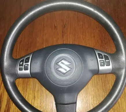 Suzuki Swift I Steering wheel