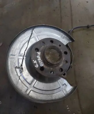 Rear wheel hub spindle/knuckle