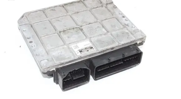 Toyota Auris 150 Engine control unit/module 8966102T41
