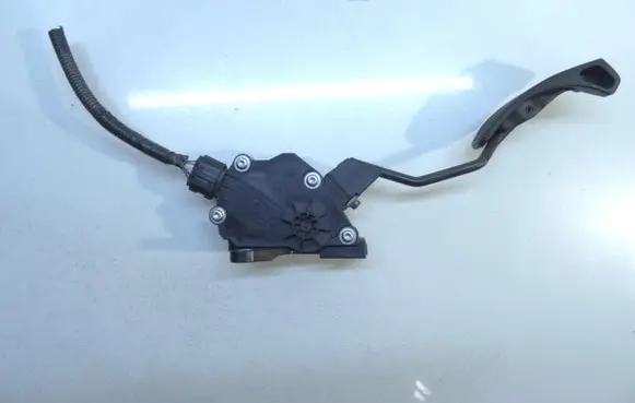 Toyota Prius (XW30) Accelerator throttle pedal 7811012040 1988007830