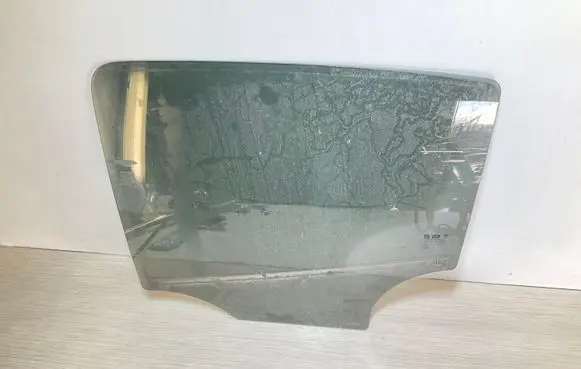 Opel Mokka X Rear door window glass 43R000385GS