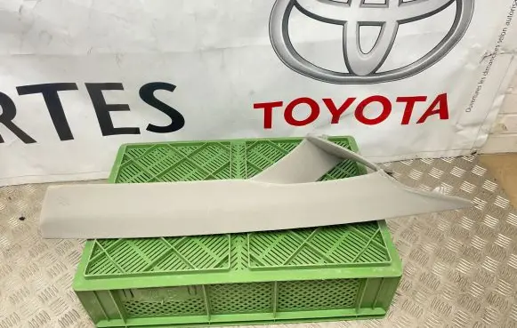 Toyota Prius (XW30) (A) pillar trim 6221047030