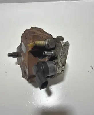 BMW 5 E60 E61 Fuel injection high pressure pump 0445010146 153749 7798333
