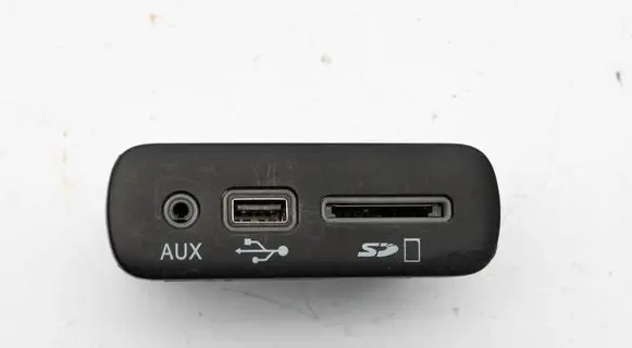 Dodge Challenger USB socket connector 68206384AC