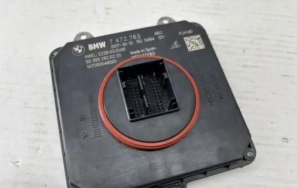 BMW X3 G01 LED ballast control module 7472763