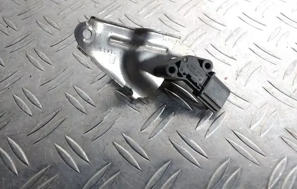 Tesla Model Y Front height sensor lever 104494100B