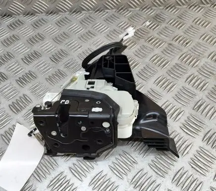 Porsche Cayenne (9Y0 9Y3) Front door lock 8J2837016E