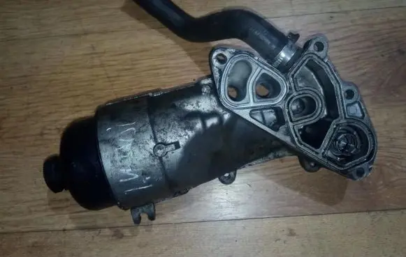Peugeot 308 Oil filter cover 6610786
