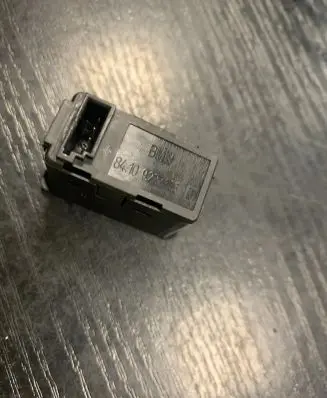 BMW 3 E90 E91 AUX in-socket connector 9237655