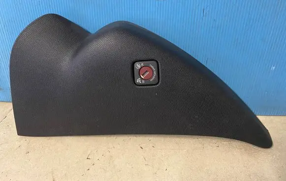 Peugeot 308 Passenger airbag on/off switch 