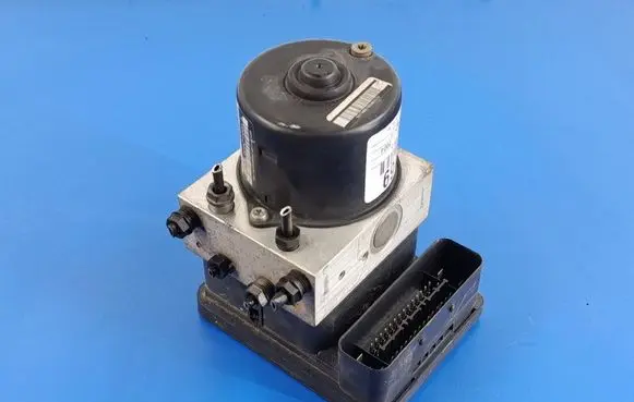 Mini One - Cooper R50 - 53 ABS Pump 6760265