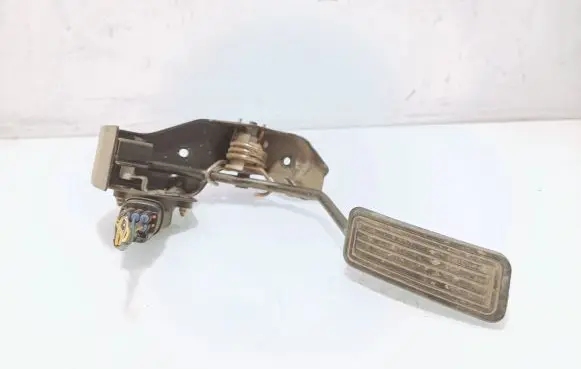 Toyota Avensis T250 Accelerator throttle pedal 7811135030
