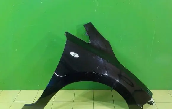 Nissan Leaf I (ZE0) Fender PRZOD PRAWY