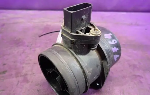 Audi A4 S4 B7 8E 8H Mass air flow meter 074906461B