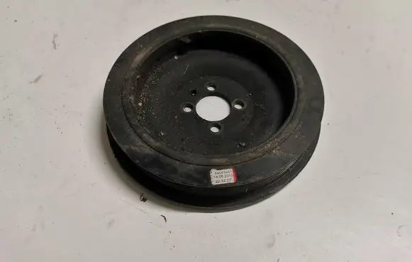 Opel Insignia A Crankshaft pulley 55563401