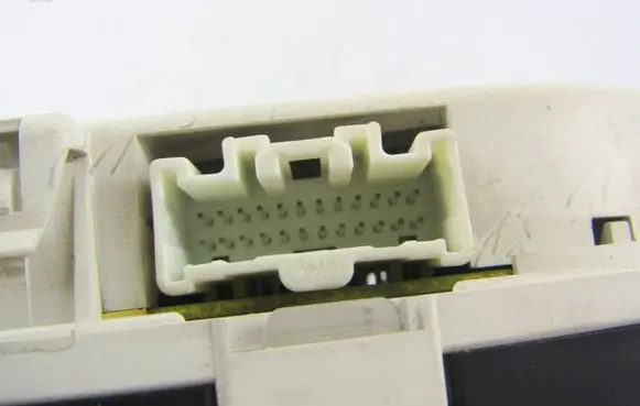 Mazda 2 Speedometer (instrument cluster)