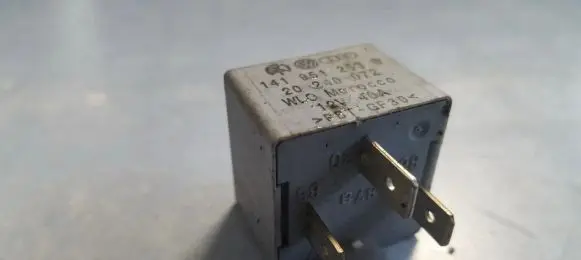 Volkswagen Golf IV Other relay 141951253B
