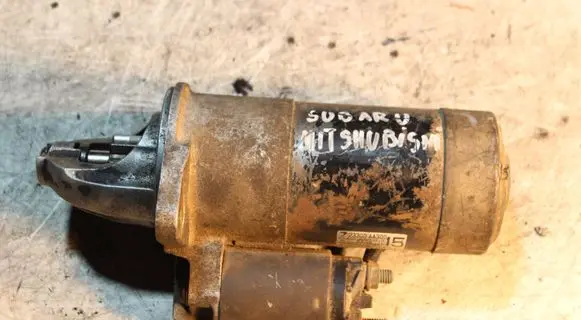 Subaru Legacy Starter motor M001T75681