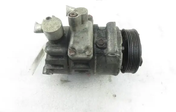Volkswagen Golf V Air conditioning (A/C) compressor (pump) 1K0820859F