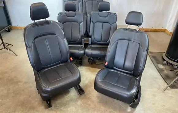 Seat set