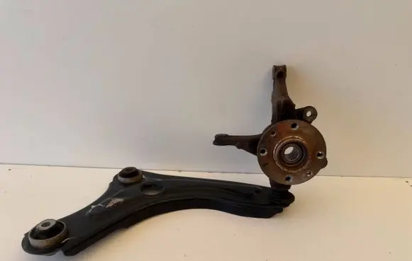 Dacia Sandero III Front lower control arm/wishbone 45022R