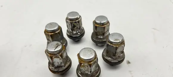 Toyota Land Cruiser (J120) Nuts/bolts