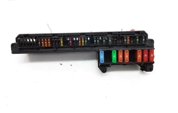 BMW 5 E60 E61 Fuse module 6957330
