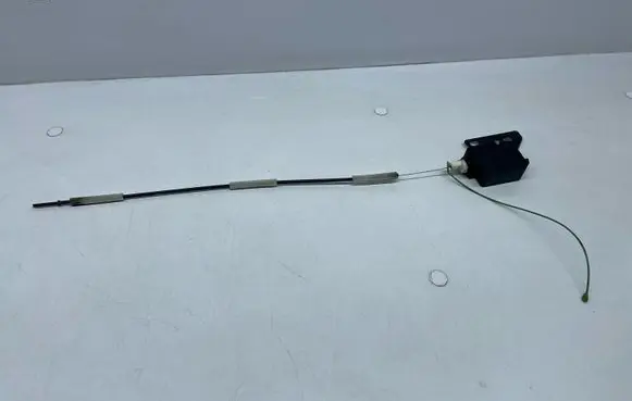 BMW 6 E63 E64 Fuel tank cap lock 6987635