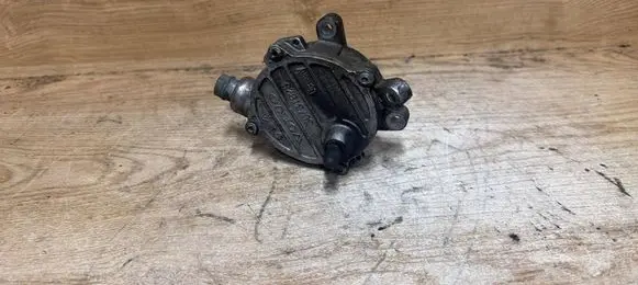 Volvo V70 Vacuum pump 30731825