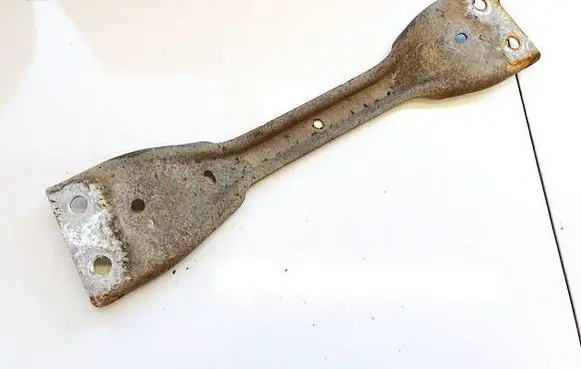 Skoda Octavia Mk2 (1Z) Engine mounting bracket