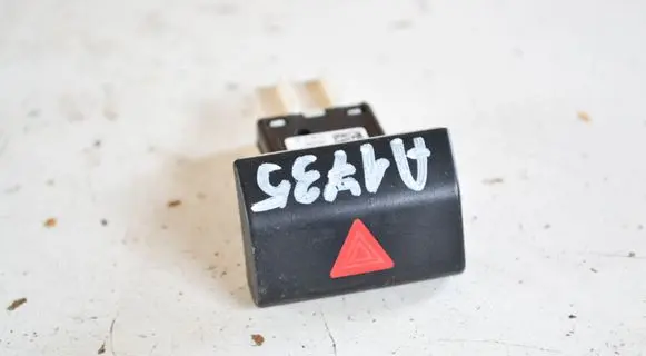 Skoda Superb B6 (3T) Hazard light switch 3T0953235D 10012340