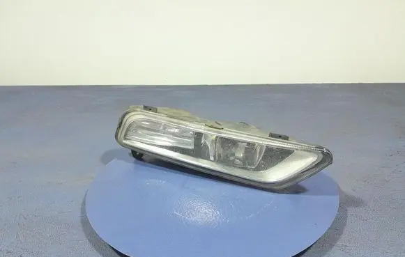 Volkswagen PASSAT CC Front fog light 