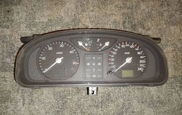 Renault Laguna II Speedometer (instrument cluster) 8200218863